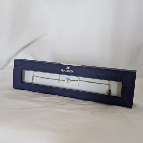 SWAROVSKI SS SWA Remix: Strand Clover Bracelet Black and White CRY/JET/ROSM - Picture 2 of 7